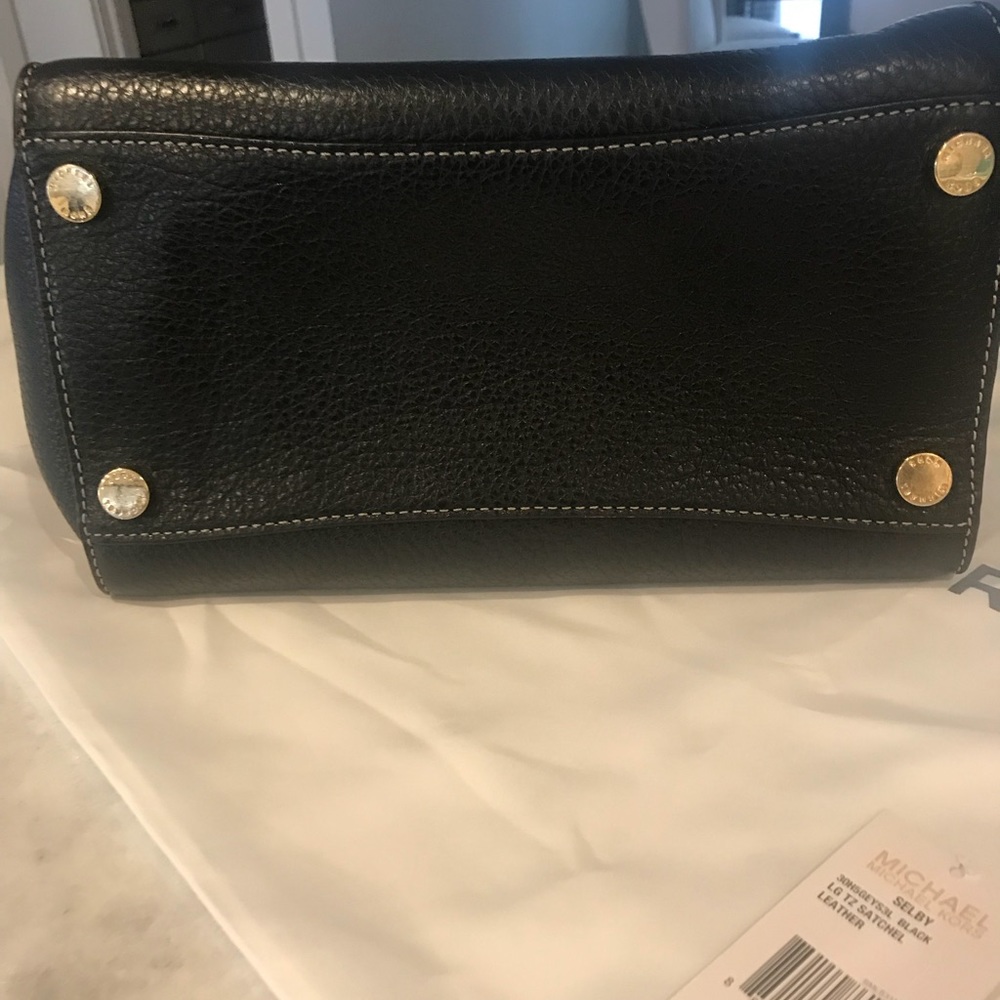 Michael Kors Authentic Purse (Satchel/Crossbody) - Picture 5 of 8